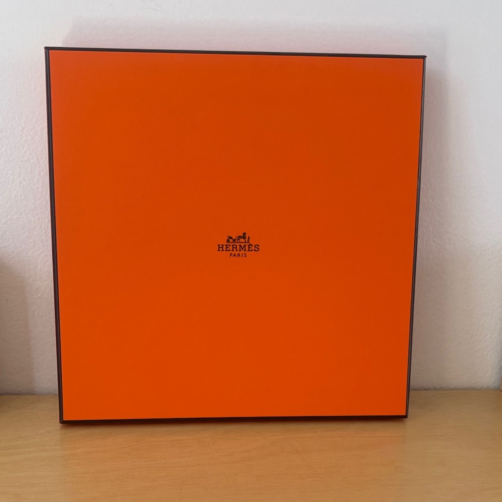 Hermès Signature Orange Gift Box